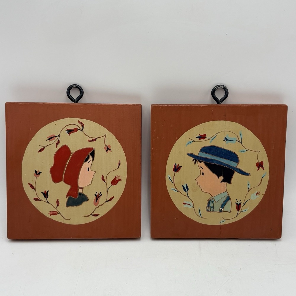 Vintage Folk Art‎ Wood Wall Plaques Dutch Amish Boy Girl Hand Painted Set of 2